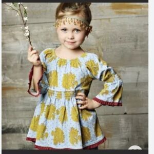 Matilda jane Character Counts Amelie Blue peasant top w/ green flowers